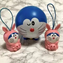 『ドラえもん のび太の月面探査記』の映画の特典のおもちゃ2個とドラえもんの置物