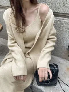 ベージュ ニットセットアップ カーディガン キャミソール ワンピース 韓国風