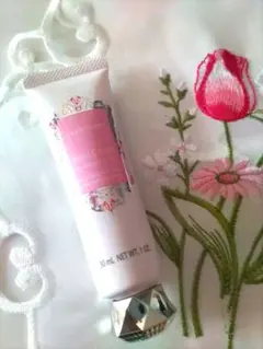 【新品】ジルスチュアート　ハンドクリーム　JILL STUART　ストロベリーのサムネイル