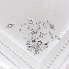【残り1点】ネイルパーツ　シルバー　ランダム　光　スター　馬の目　スタッズ