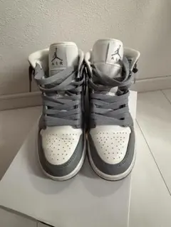 Air Jordan ホワイト/グレー ハイカットスニーカー