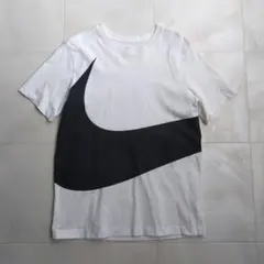 NIKE　ビッグプリントロゴtシャツ　メンズ　Mサイズのサムネイル