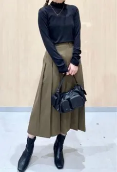 ★美品　GUプリーツミディスカートＡライン