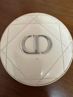 Dior オールスキン フォーエバー クチュール ルミナイザー 02