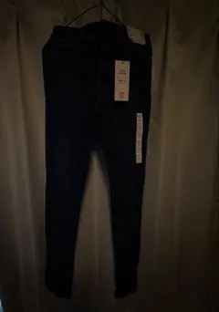 新品UNIQLOジーンズウルトラストレッチ26