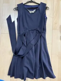 ネイビー パーティードレス フレアスカート