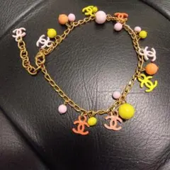 週末限定セール‼️CHANEL ココマーク マルチカラー チャーム ブレスレットのサムネイル