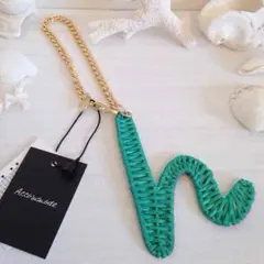 新品未使用タグ付Accommode ビッグアルファベット型イニシャルキーチャーム