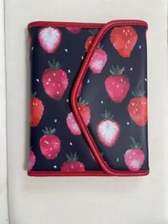 LOVERARY by FEILERイチゴ柄 マルチケース