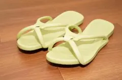 超軽量折りたたみサンダル 超薄収納 新品　約28.5cm トラベルサンダル