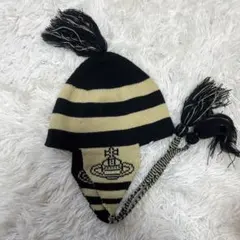 Vivienne Westwood✮*。゜ポンポンニット帽⟡.· Vivienne Westwood ニット帽 ポンポン付き レアモデル - メルカリ