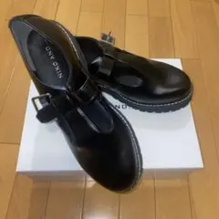 NIKO AND バックル付き黒ローファーのサムネイル