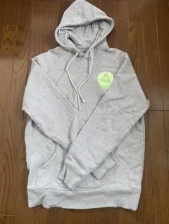 PALACE グレー フード付きパーカーのサムネイル