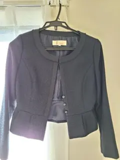 Krone セレモニースーツ ノーカラー 卒入式 ママスーツ 定番　9号