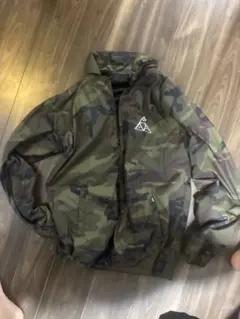 HUF ナイロンジャケット カモフラージュ柄のサムネイル