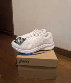 ASICS ホワイト ランニングシューズ