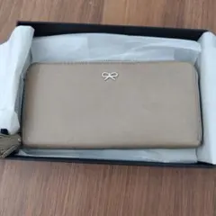 Anya Hindmarch ラウンドファスナー長財布のサムネイル