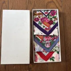 【新品未使用】KENZO 花柄ハンカチ３枚セット　※小さなシミあり