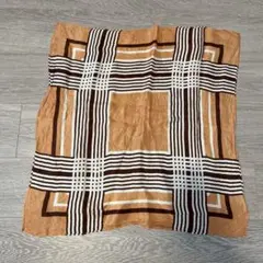 チェック柄オレンジスカーフ