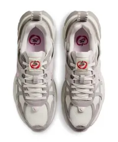 NIKEのサムネイル