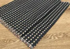 ハギレ　古風な柄　80g