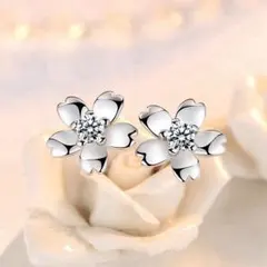 花びらピアス