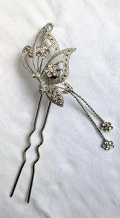 蝶の髪飾り かんざし 簪 シルバー バタフライ ヘアアクセサリー