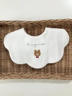 お名前刺繍　赤いリボンをつけたくまさん　もくもくスタイ