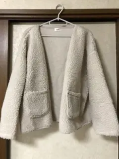 白ボアカーディガン、薄手タイプ