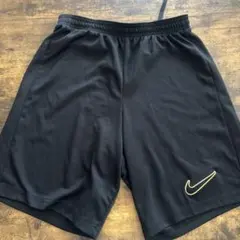 Nike Dri-FIT ブラック メンズハーフパンツのサムネイル