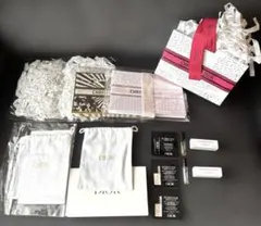新品未使用【DIOR】巾着、ショッパー、サンプル（香水•ファンデ）　10点セットのサムネイル
