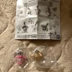 サンリオ　ゆるっとめじるしアクセサリー　くろうさ　ぼんぼんりぼん