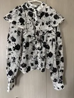 NICE CLAUP 花柄長袖ブラウスのサムネイル