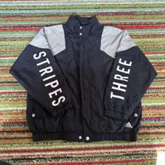 adidas ナイロンジャケット　フード付き　ブラック　暗めのクリーム色