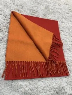 赤とオレンジのフリンジマフラー