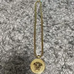 VERSACE ゴールドライオンネックレスのサムネイル