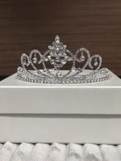 LoveTiara シルバー ティアラ ボックス付き