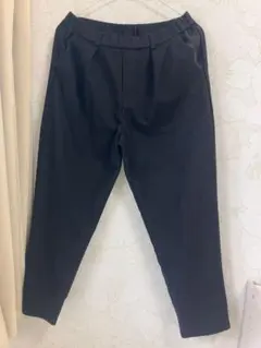 黒　テーパードパンツ ウエストゴム