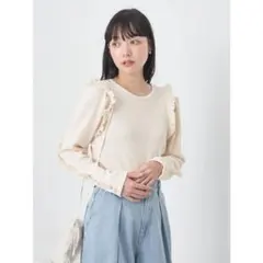フリルブラウス アイボリー シアー素材 春トップス 上品 アースミュージックのサムネイル