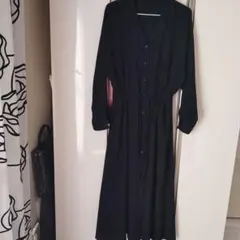 黒いボタン付きワンピース Gu