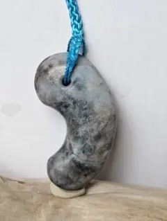 糸魚川翡翠 入りコン沢 ペンダントトップ - メルカリ