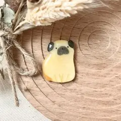 【残り１つ】パグのブローチ