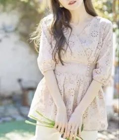 tocco コットンカットワークレース刺繍カシュクールペプラムブラウス M
