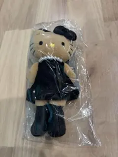 【再値下げ　新品未使用】ハローキティ 黒ドレス ぬいぐるみ