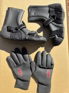 サーフィン用 防寒ブーツ & グローブセット dopes / MAGIC