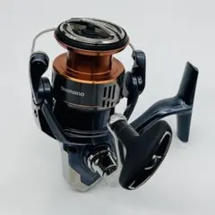 シマノ 26 ナスキー C3000HG（ゴメクサス リールスタンド付き） シマノ 26 ナスキー C3000HG（ゴメクサス リールスタンド付き） - メルカリ