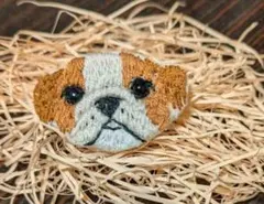 犬の顔刺繍ブローチ