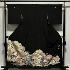 D734 黒留袖 御所車 花模様 金彩 正絹 着物 袷 極美品 - メルカリ