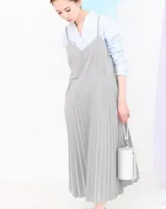 KBF プリーツキャミワンピース　グレー