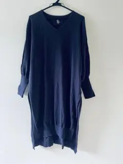 オズモーシス　Ｖネック　ロングカットソー　スリット　ネイビー